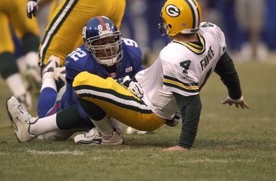 Mark Gastineau confronted Brett Favre after Favre’s Michael Strahan ‘dive’ in new video