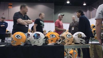 ESPN Shared Awkward Video of Mark Gastineau Confronting Brett Favre Over Sack Record