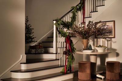 Christmas Entryway Ideas — 14 Ways to Create an Instantaneous Festive Feel