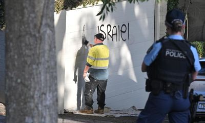 Car set on fire and buildings vandalised with anti-Israel graffiti in Sydney