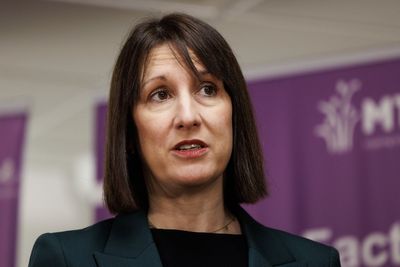 Rachel Reeves faces battle with unions over ‘insulting’ 2.8% pay rise proposal for teachers and nurses