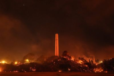 When fire threatened a California university, the school says it knew what to do