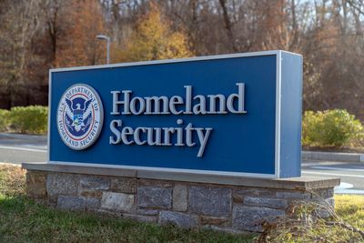 Two Homeland Security agents accused of dealing drugs via through an informant