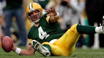 Brett Favre Addresses Viral Exchange With Mark Gastineau Over Michael Strahan Sack