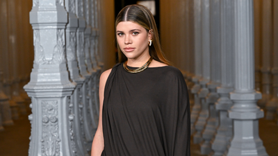 Sofia Richie Grainge found an intelligent way to bring a sense of texture to her white bathroom – designers say her technique is serene and therapeutic