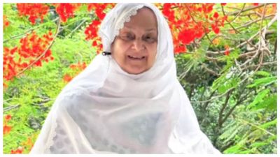 Saira Banu to undergo physiotherapy after being diagnosed with pneumonia and blood clot