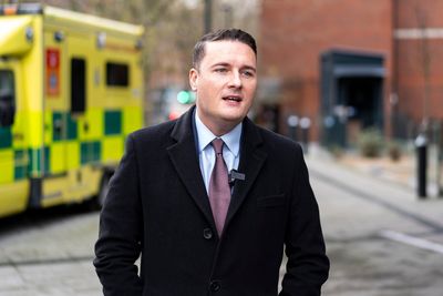 Health Secretary Wes Streeting announces ‘indefinite’ ban on puberty blockers for children