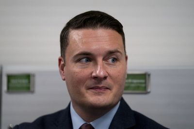 Streeting faces pressure over ‘discriminatory’ ban on puberty blockers