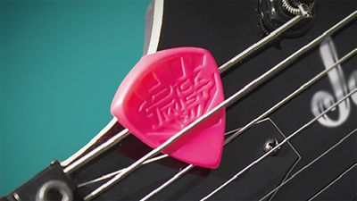 “The pick that makes guitar easier”: Introducing the PickTwist – a new 3D pick that will make you a better player… and never slip out your hand