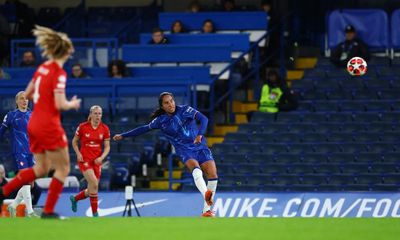 Mayra Ramírez’s 40-yard goal steals the show as Chelsea hit Twente for six