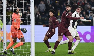 Vlahovic sparks Juventus to leave Manchester City deep in trouble