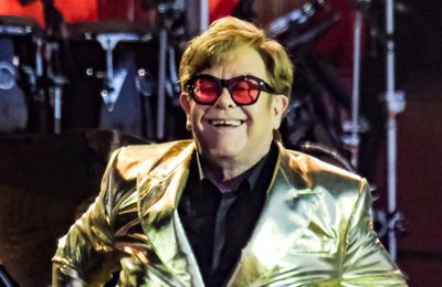 Sir Elton John still feels 'body conscious'