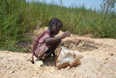 In Nigeria's lithium boom, many mines are illegal and children do much of the work