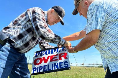 North Dakota regulators consider underground carbon dioxide storage permits for Midwest pipeline