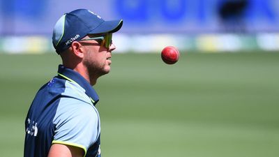 Hazlewood survives crucial off-site net session