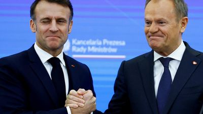 Macron, Tusk discuss Ukraine's future amid proposals of EU troop deployment