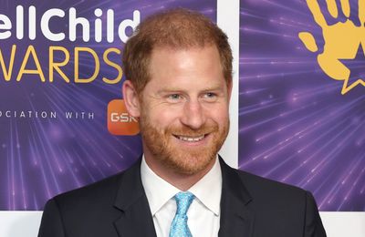 Prince Harry joins bevereaved military children for Christmas party