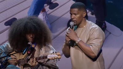 “They thought they were going to lose me because my vitals were out of control. That’s when a miracle happened. The nurses were baffled”: Jamie Foxx says his daughter saved his life by playing guitar