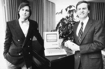 Invest $10,000 in Apple 44 years ago? It was a good bet