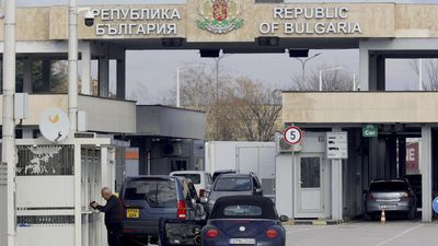 EU approves full Schengen membership for Bulgaria, Romania