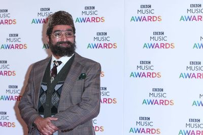 Fact check: Image of London Mayor being arrested taken from sitcom Citizen Khan