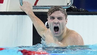 How Bobby Finke Salvaged a Disappointing Olympics for U.S. Men’s Swimming