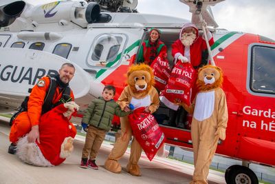 Rudolf retired? Santa uses helicopter to deliver hundreds of toys to hospital