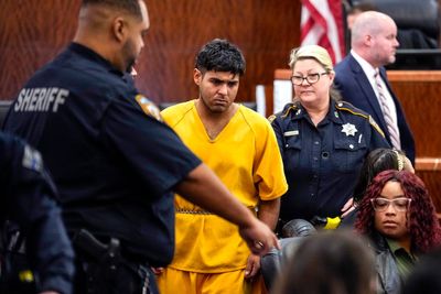 Prosecutors will seek the death penalty for 2 Venezuelan men accused of killing Texas girl