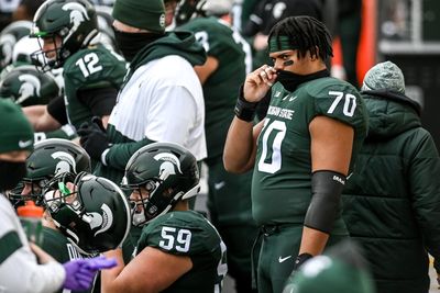 Michigan State football transfer OL commits to San Diego State