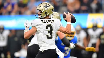 Derek Carr Offers Classy Gesture to Saints QB Jake Haener Before First Career Start