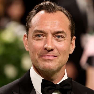 Jude Law Just Recreated Mr. Napkin Head From 'The Holiday' and the Entire Internet Is Swooning