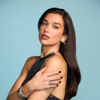 Dua Lipa’s Naked Nails Are Such a Chic Twist on the Minimalist Manicure Trend