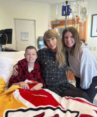 Taylor Swift Surprises Children's Hospital Patients In Kansas City