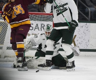 Michigan State hockey picks up shootout win over No. 1 Minnesota