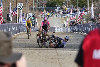 US Cyclocross Nationals: Katherine Sarkisov crashes at finish line with Cassidy Hickey to win chaotic U23 women's race