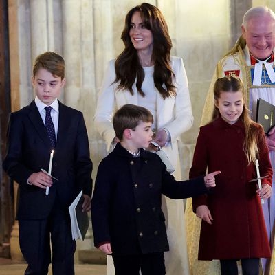 How Kate Middleton Uses Simple Holiday Decorations to Give Her Kids Normalcy at Christmas