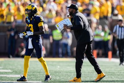 Former Michigan State DB Jaden Mangham wears U of M cap to MSU graduation