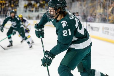 MSU has roaring comeback, knocks off No. 1 Minnesota hockey