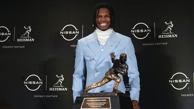 Travis Hunter Broke Down in Tears Addressing Father During Heisman Acceptance Speech