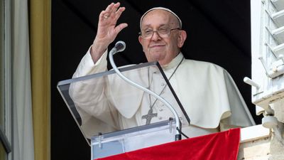 Corsica welcomes Pope Francis with speeches, mass and historic firsts