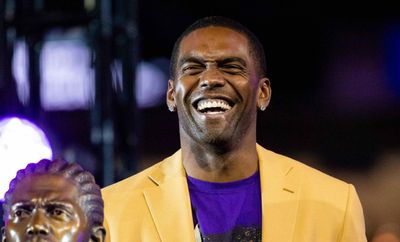 Randy Moss revealed he had cancer and support poured in from the football world