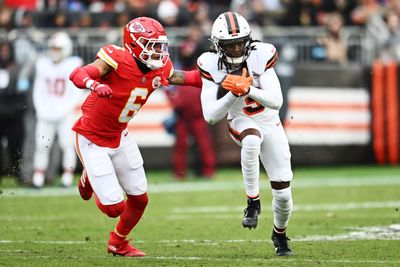 Chiefs vs. Browns: Bryan Cook intercepts Jameis Winston