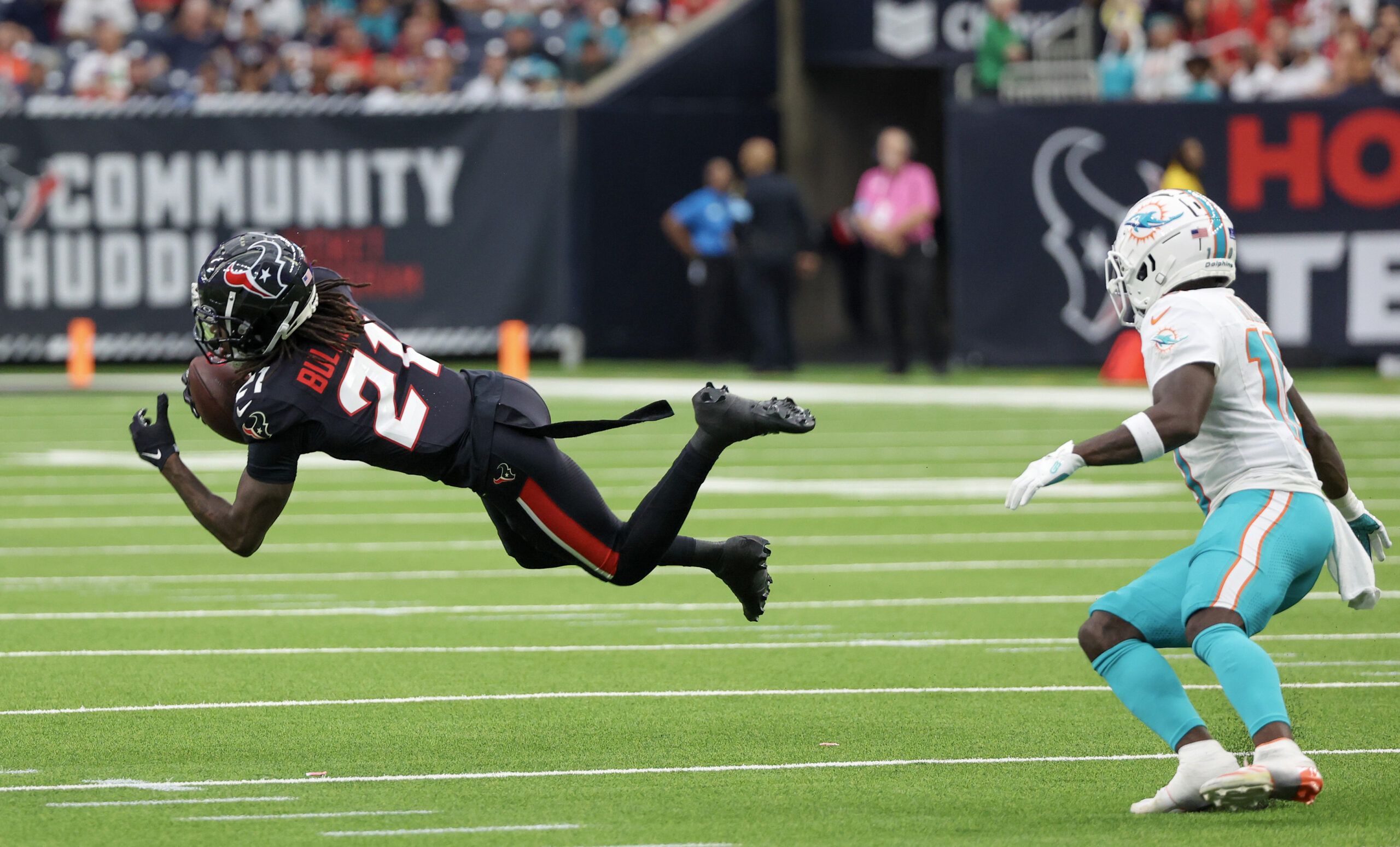 Watch: Texans safety Calen Bullock make Defensive…