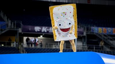 Pop-Tarts Bowl Unveils New Trophy That Includes Working Toaster