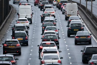 M25 travel warning: Christmas holiday drivers urged to avoid major roads for six hours on Friday and Saturday