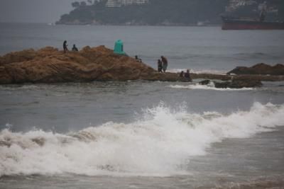 Severe Storms Hit San Francisco, Tornado Warning Issued