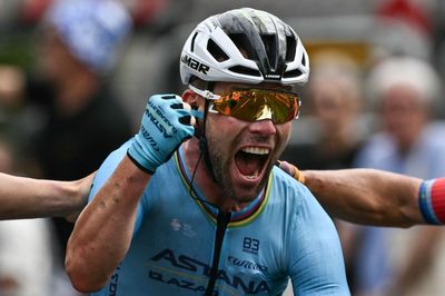 Mark Cavendish wins 'very special' Sports Personality of the Year Lifetime Achievement award