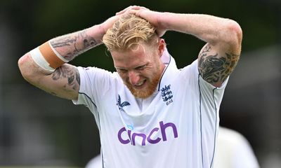 Ben Stokes in new injury scare as England toil in third Test against New Zealand