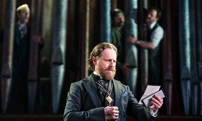 Twelfth Night review – Samuel West achieves greatness as Malvolio