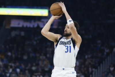 Mavericks And Warriors Set NBA Record With 48 3-Pointers